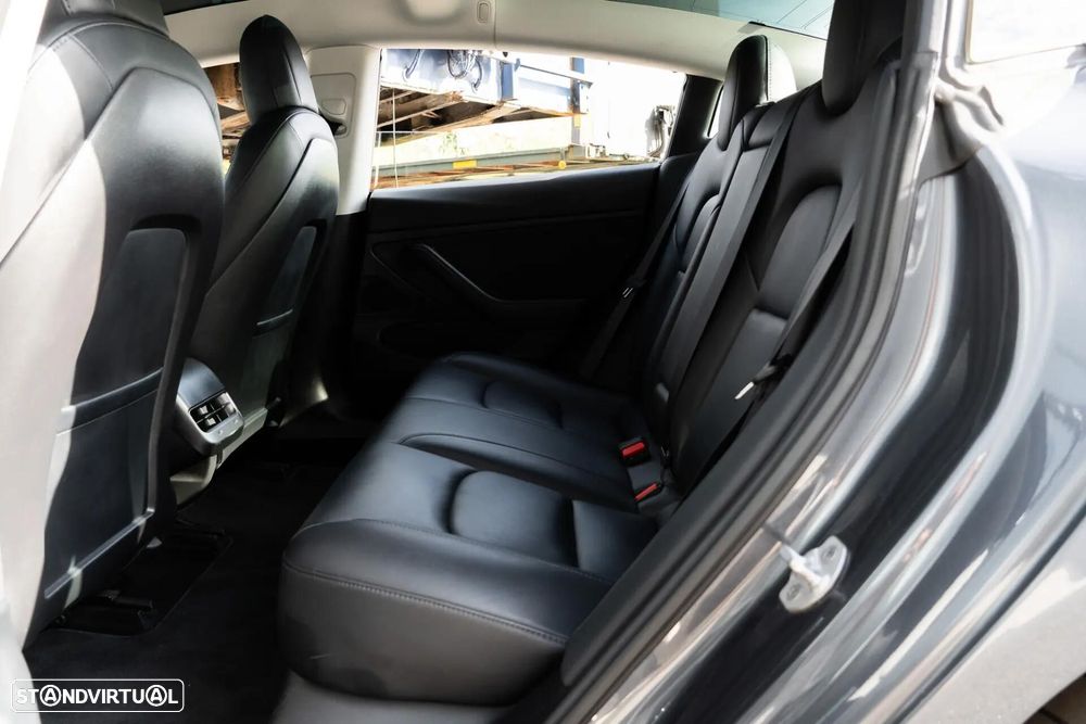 Tesla Model 3 Long-Range Dual Motor AWD - 41