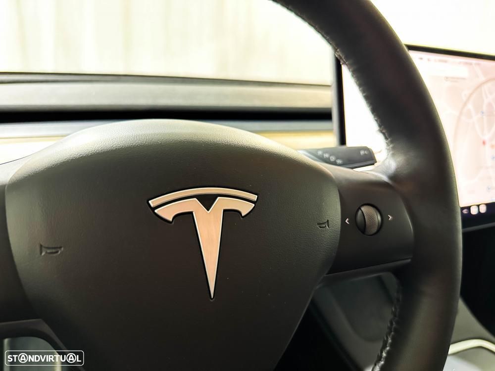 Tesla Model Y Long Range Dual Motor AWD - 41