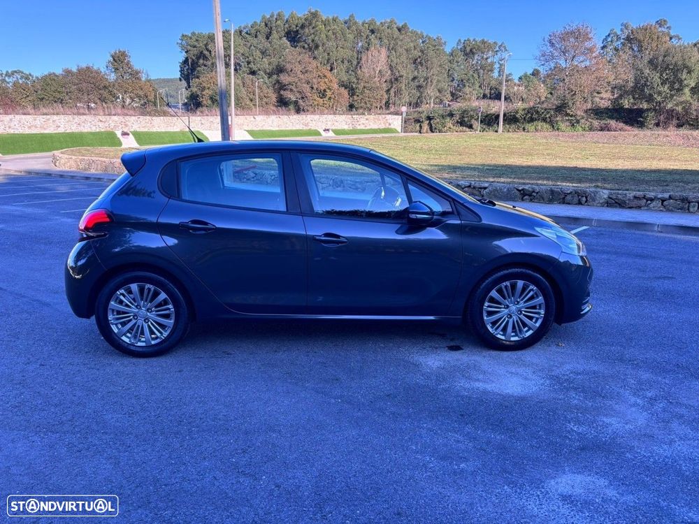 Peugeot 208 1.6 BlueHDi Allure - 4