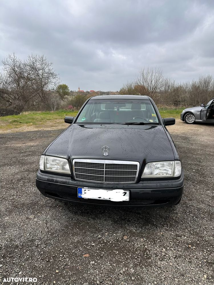 Mercedes-Benz C - 12