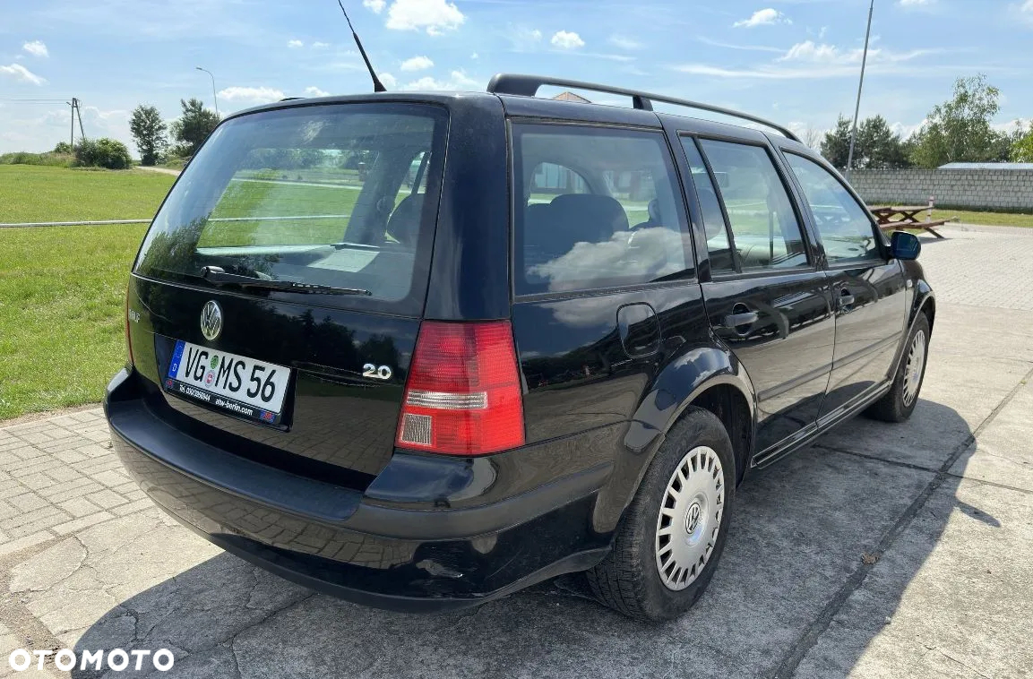 Volkswagen Golf - 3