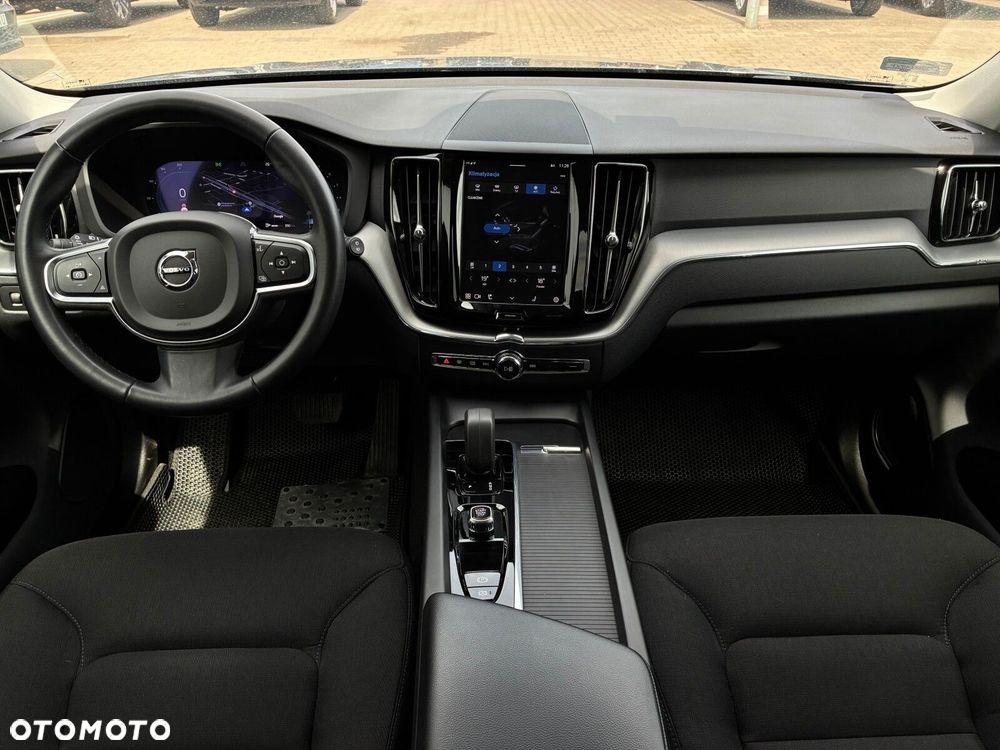 Volvo XC 60 B4 B Momentum - 11