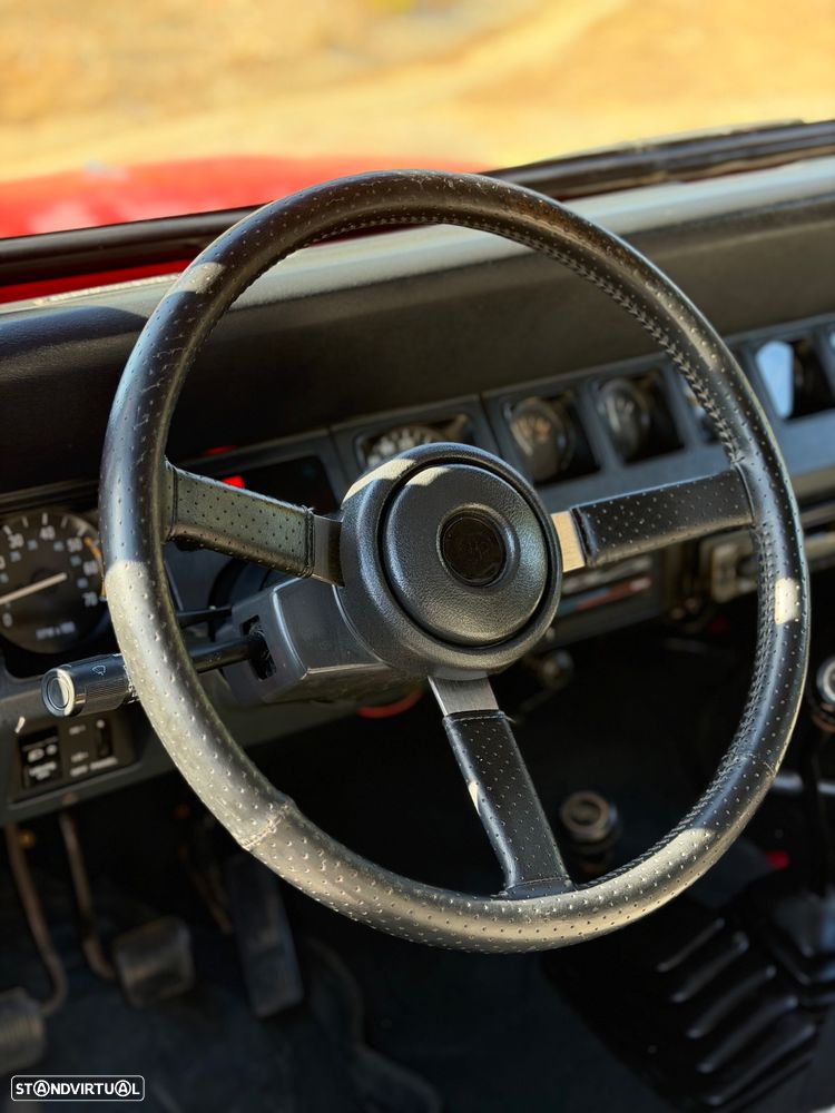 Jeep Wrangler - 10