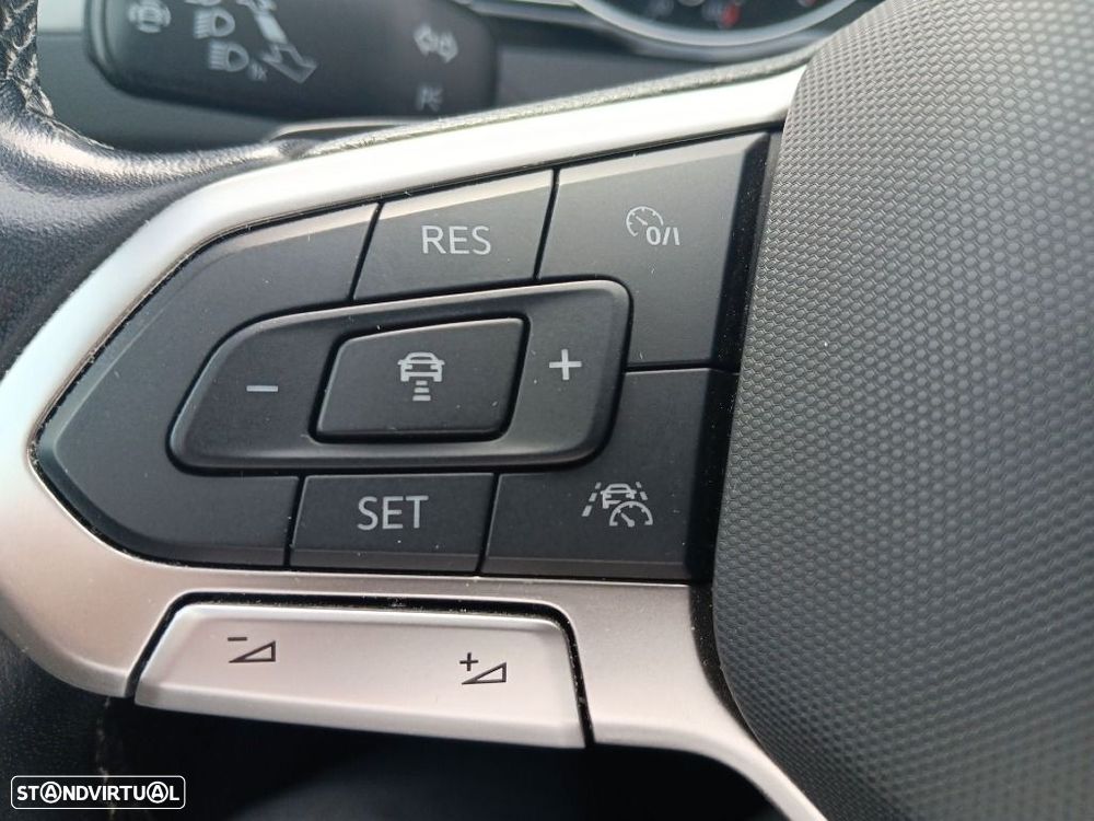 VW Passat Variant 2.0 TDI Business DSG - 21