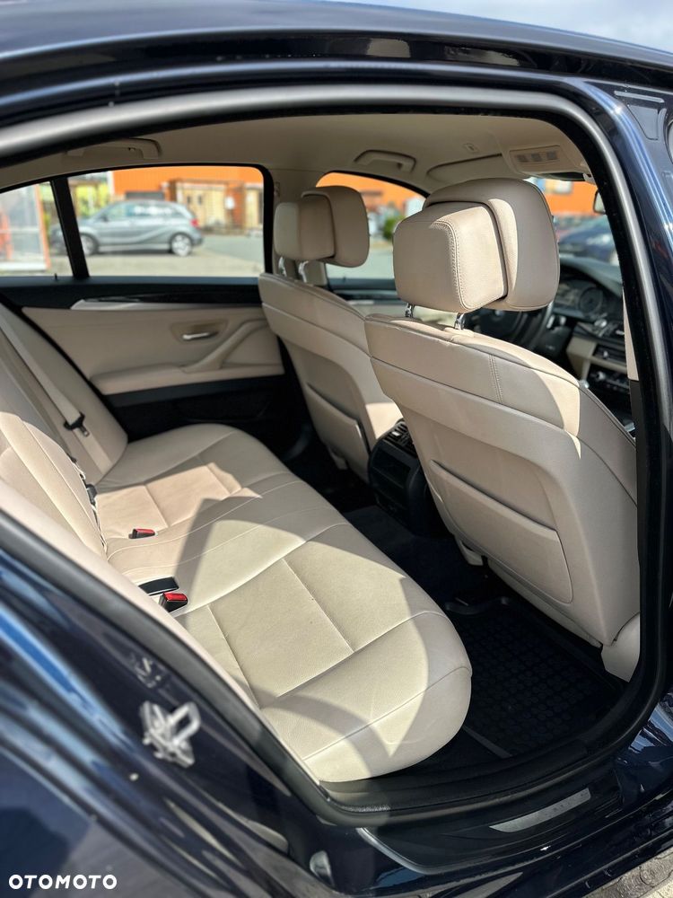BMW Seria 5 520d Touring - 12
