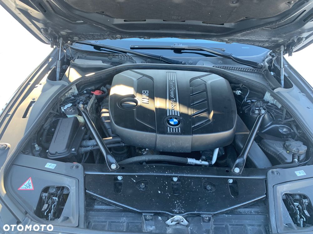 BMW Seria 5 520d xDrive - 4
