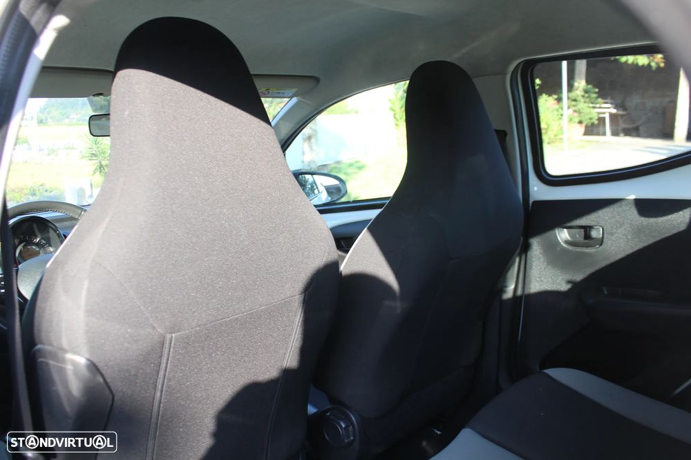 Toyota Aygo x-clusiv - 21