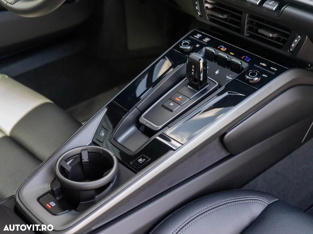 Porsche 911 Carrera PDK - 15