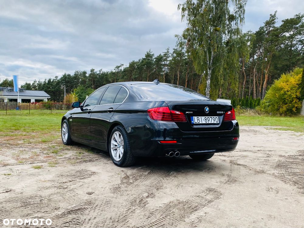 BMW Seria 5 528i xDrive - 4