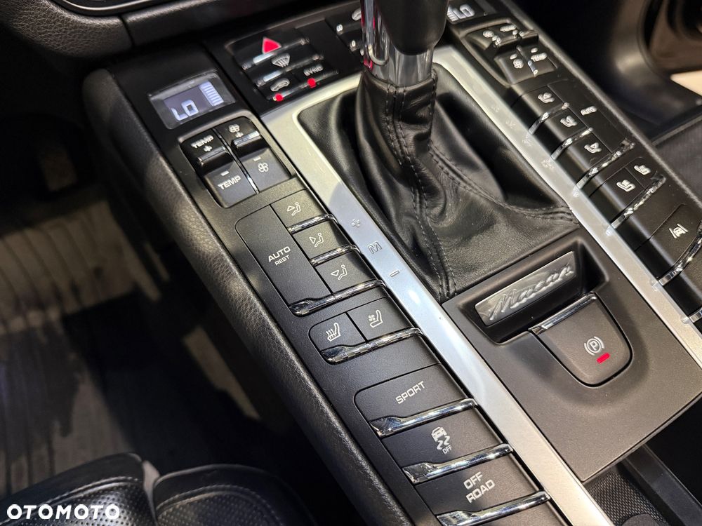 Porsche Macan S - 33