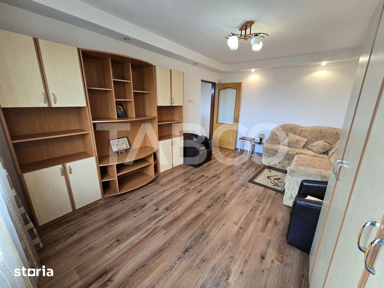 Apartament decomandat de vanzare 2 camere boxa pivnita Vasile Aaron — fotografia 3