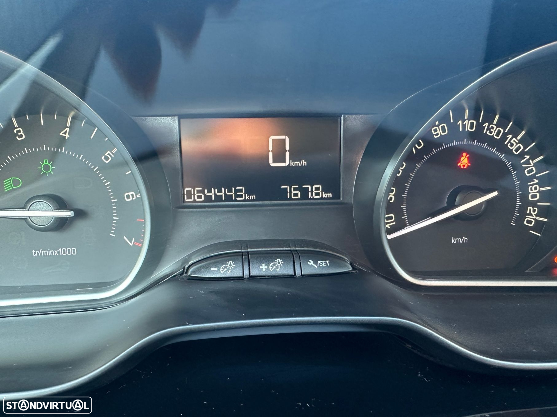 Peugeot 2008 1.2 PureTech Signature - 17