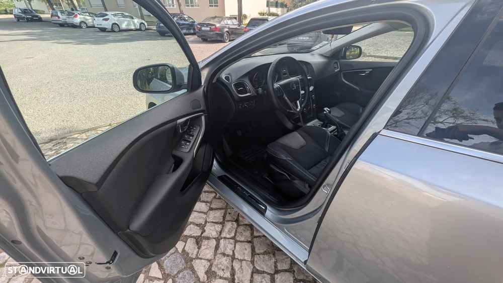 Volvo V40 2.0 D2 Momentum - 20