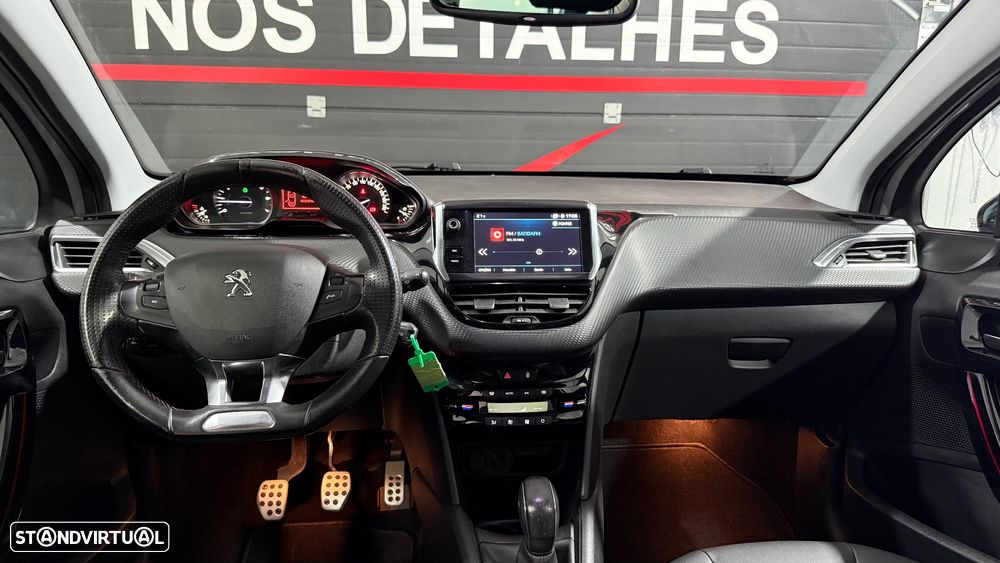Peugeot 208 1.2 PureTech GT Line - 17