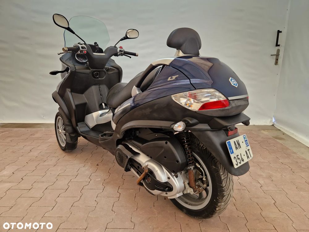 Piaggio MP-3 - 11