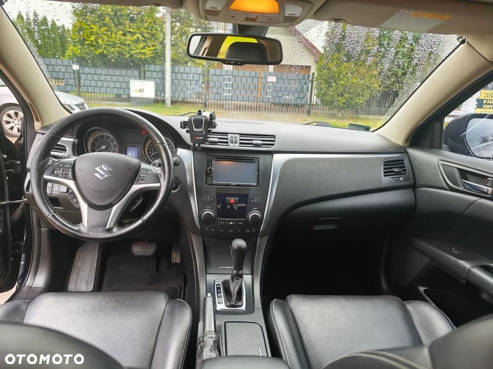 Suzuki Kizashi 2.4 Sport 4WD CVT - 14