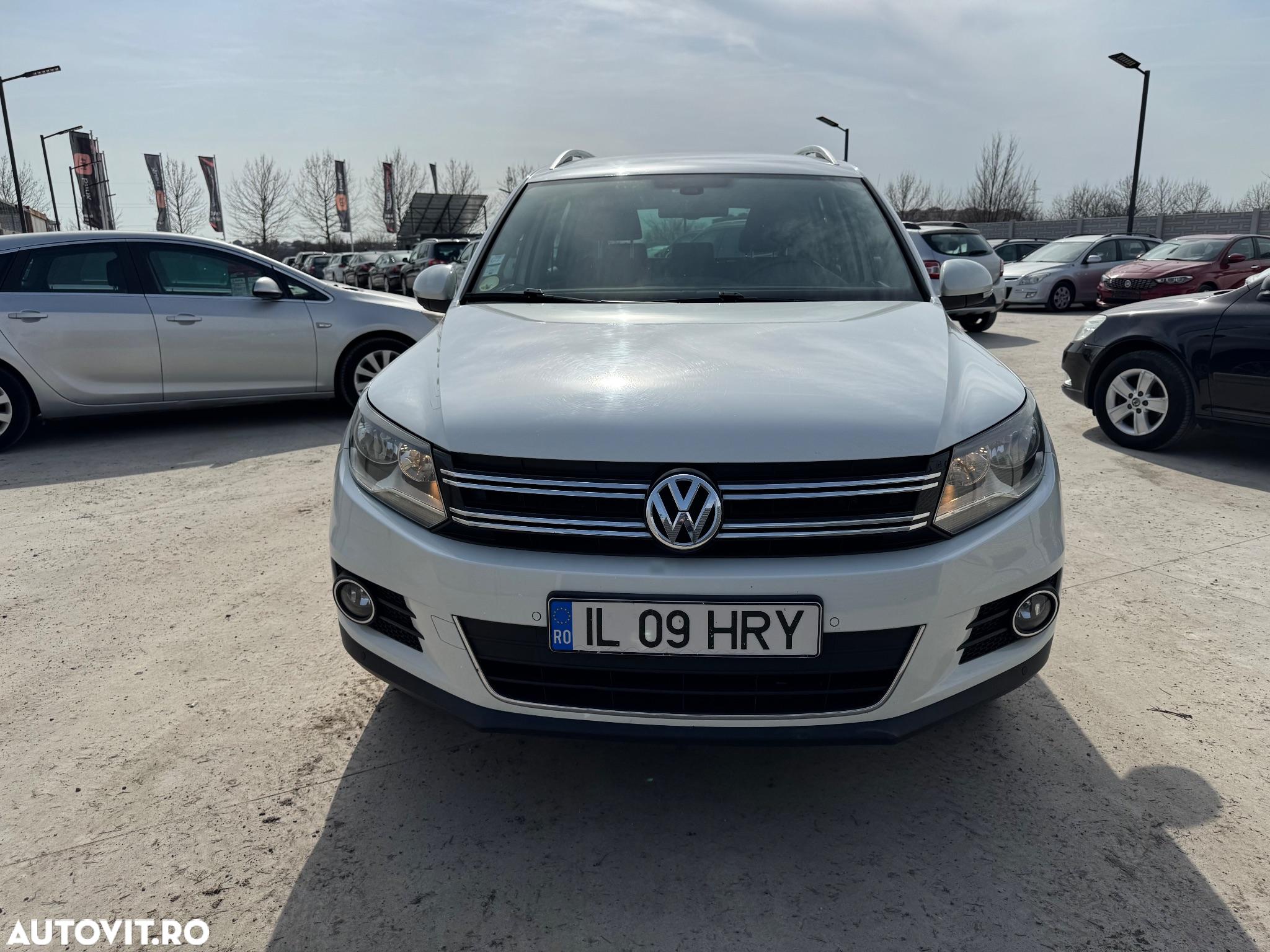 Volkswagen Tiguan 2.0 TDI 4Motion DSG Sport & Style - 2