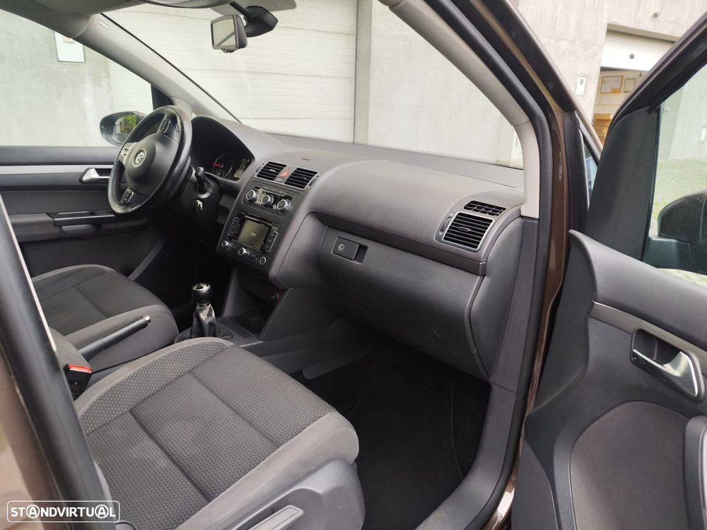 VW Touran 1.6 TDI DPF BlueMotion Highline - 18