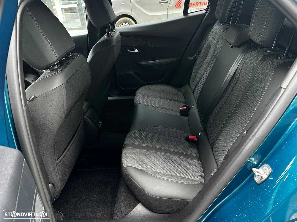Peugeot 2008 1.2 PureTech Allure Pack - 17