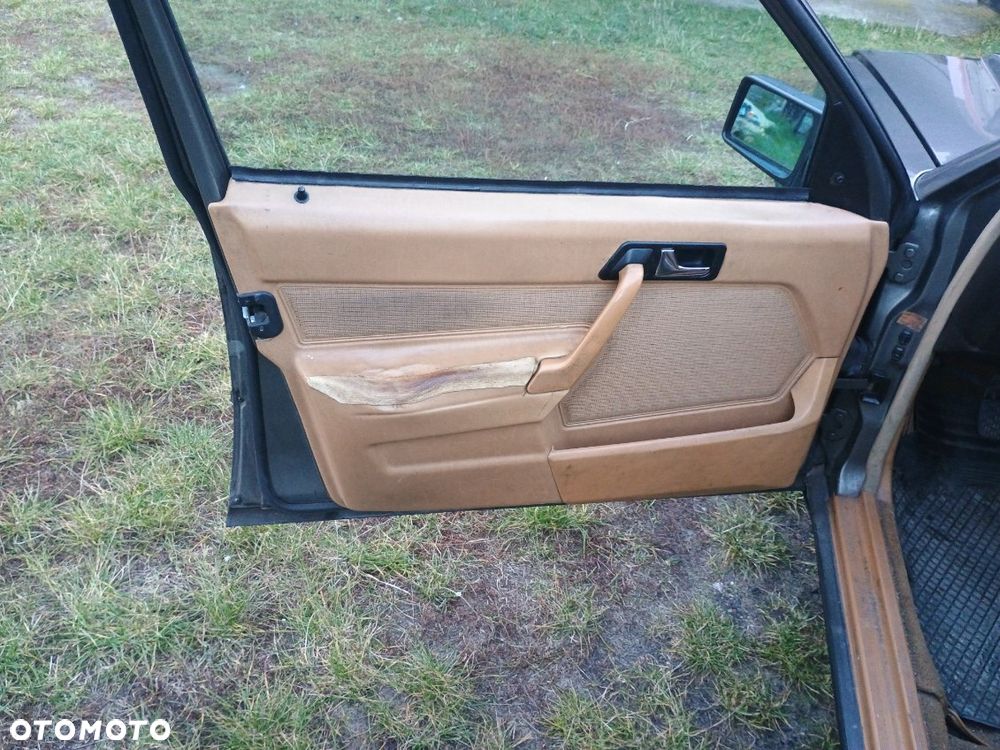 Mercedes-Benz W201 (190) - 19