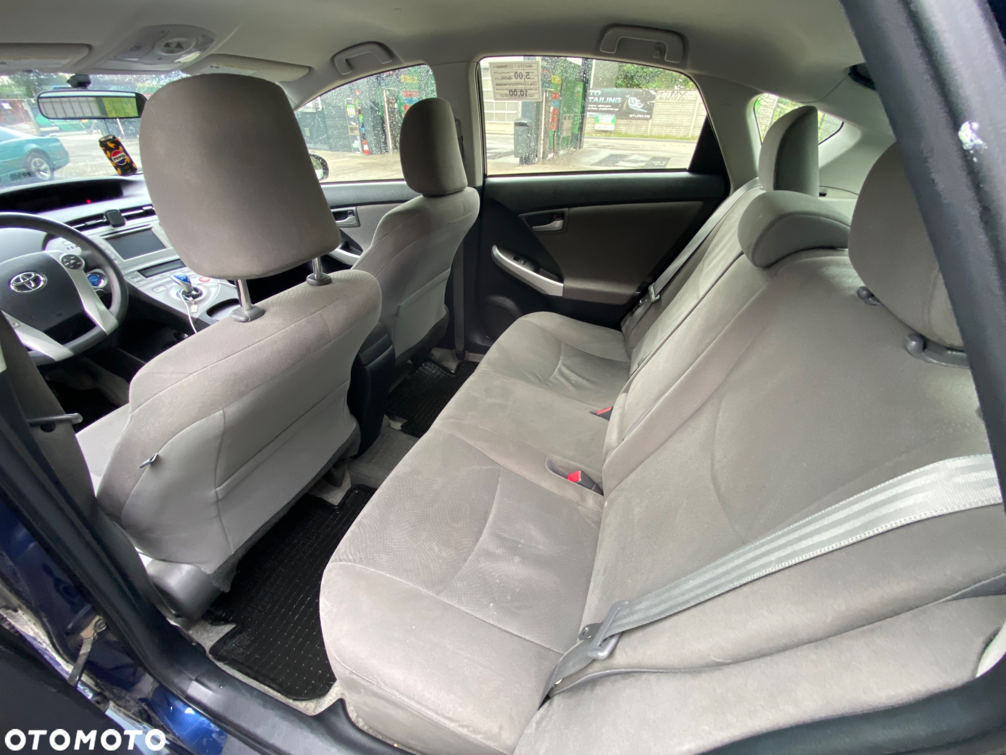 Toyota Prius 1.8 HSD Prestige - 6