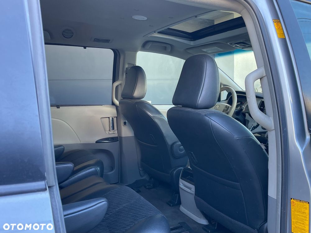 Toyota Sienna 3.5 V6 SE - 13
