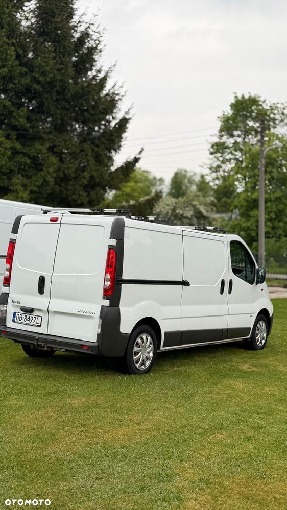 Opel Vivaro - 11