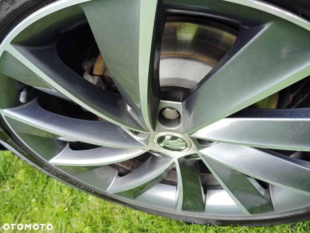 Skoda Superb 2.0 TDI L&K DSG - 15