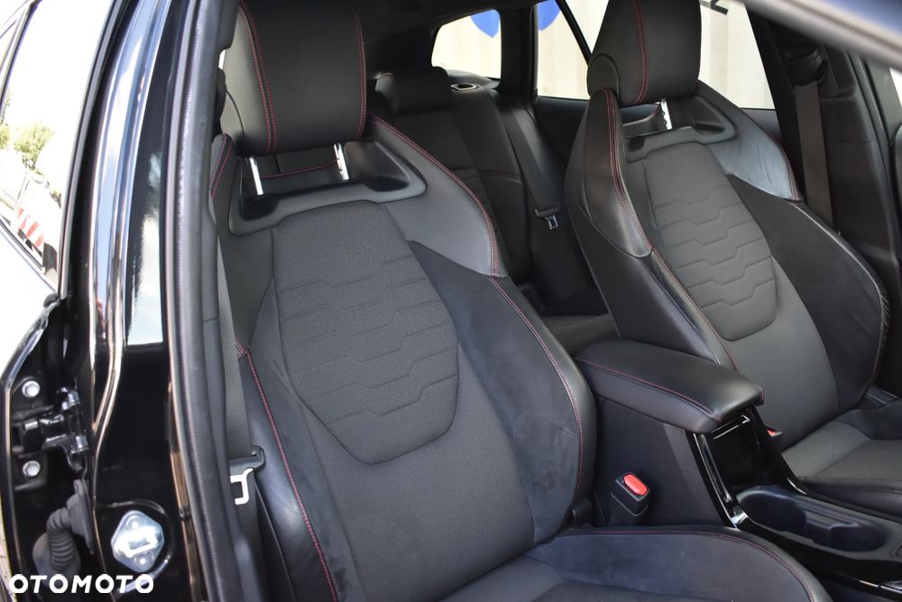 Toyota Corolla 2.0 Hybrid Executive - 24