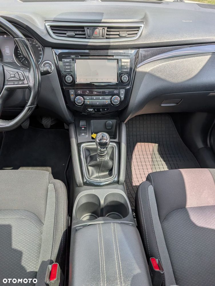 Nissan Qashqai 1.3 DIG-T N-Connecta - 23