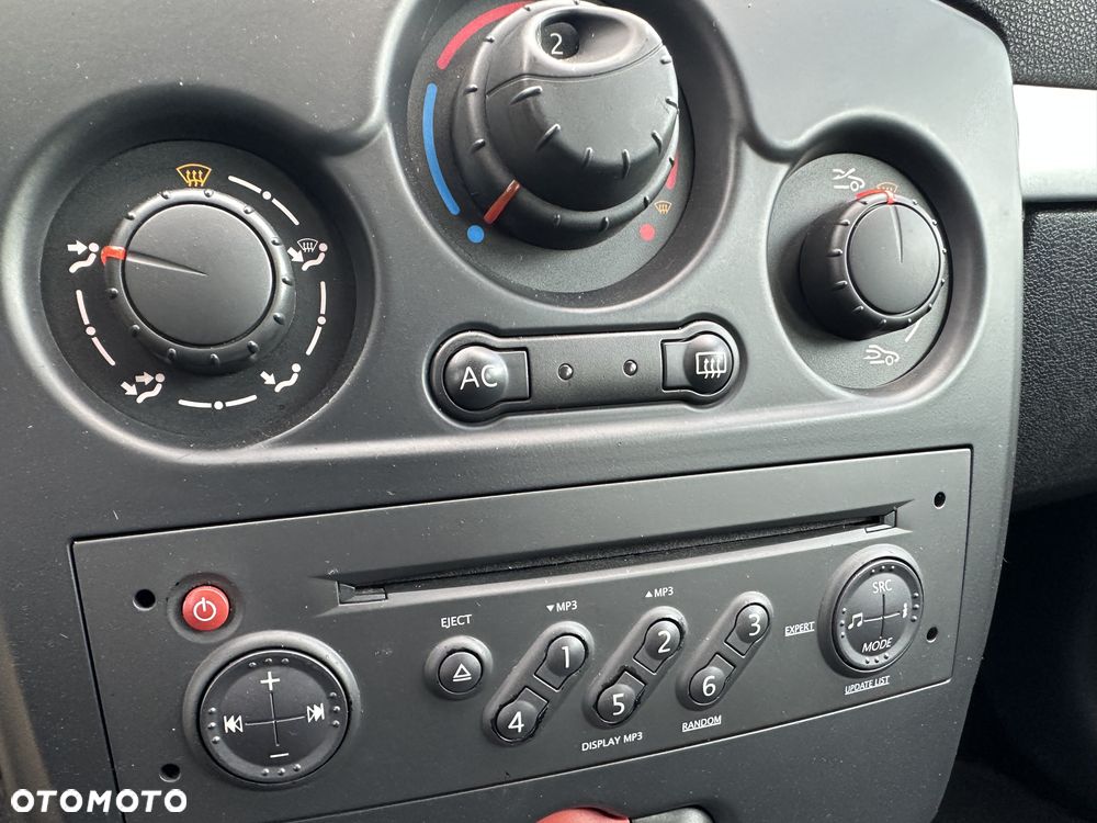 Renault Clio - 24