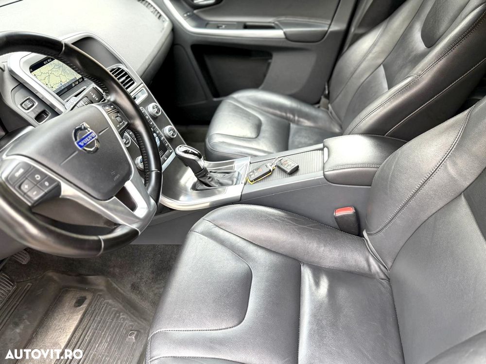 Volvo XC 60 D4 Geartronic Summum - 17