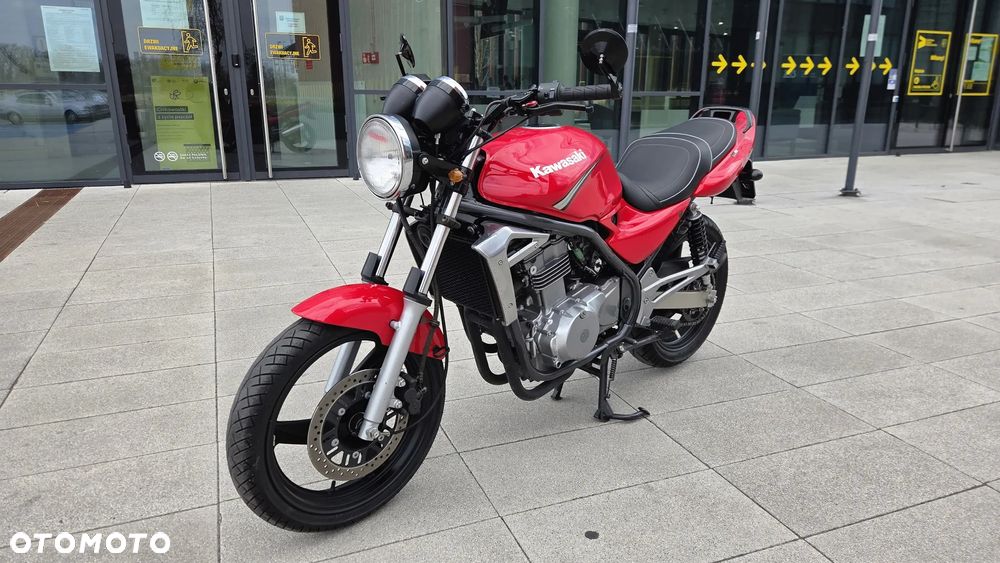 Kawasaki ER - 12