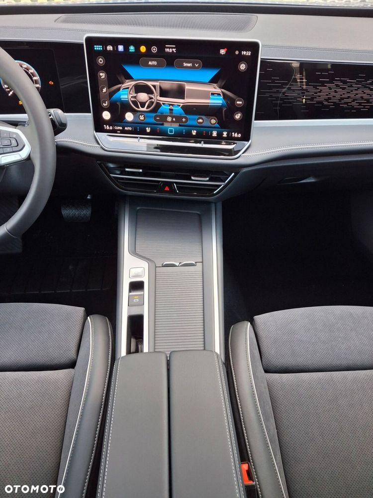 Volkswagen Passat - 25