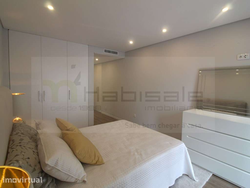T3 Excelentes Acabamentos com Box Perto da Praia de Carcavelos - Grande imagem: 3/21