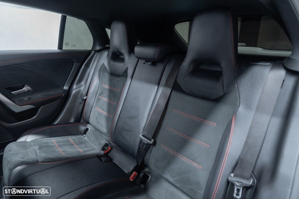 Mercedes-Benz CLA 180 d Shooting Brake AMG Line Aut. - 42