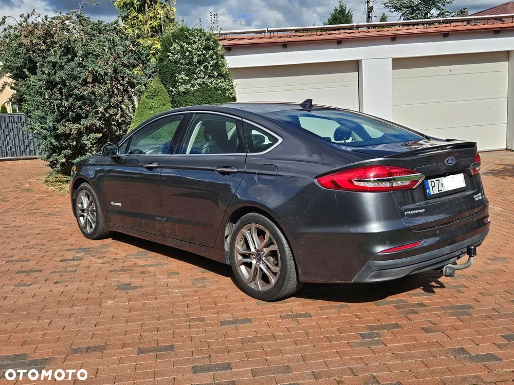 Ford Fusion - 2