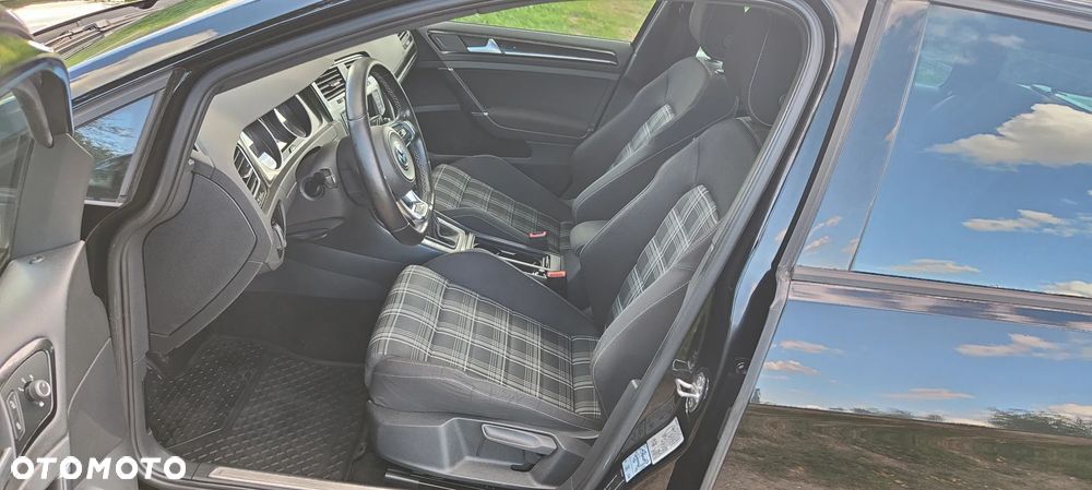 Volkswagen Golf 2.0 TDI BMT GTD - 17