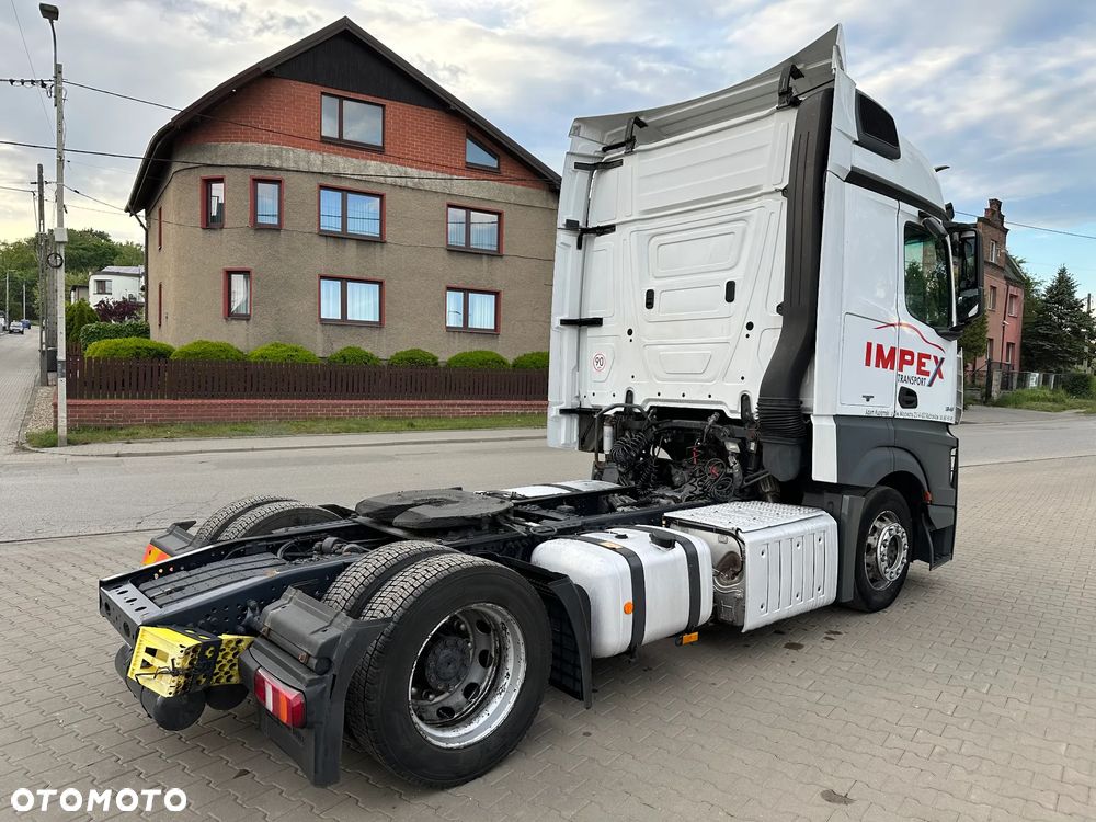Mercedes-Benz ACTROS MP4 - 18