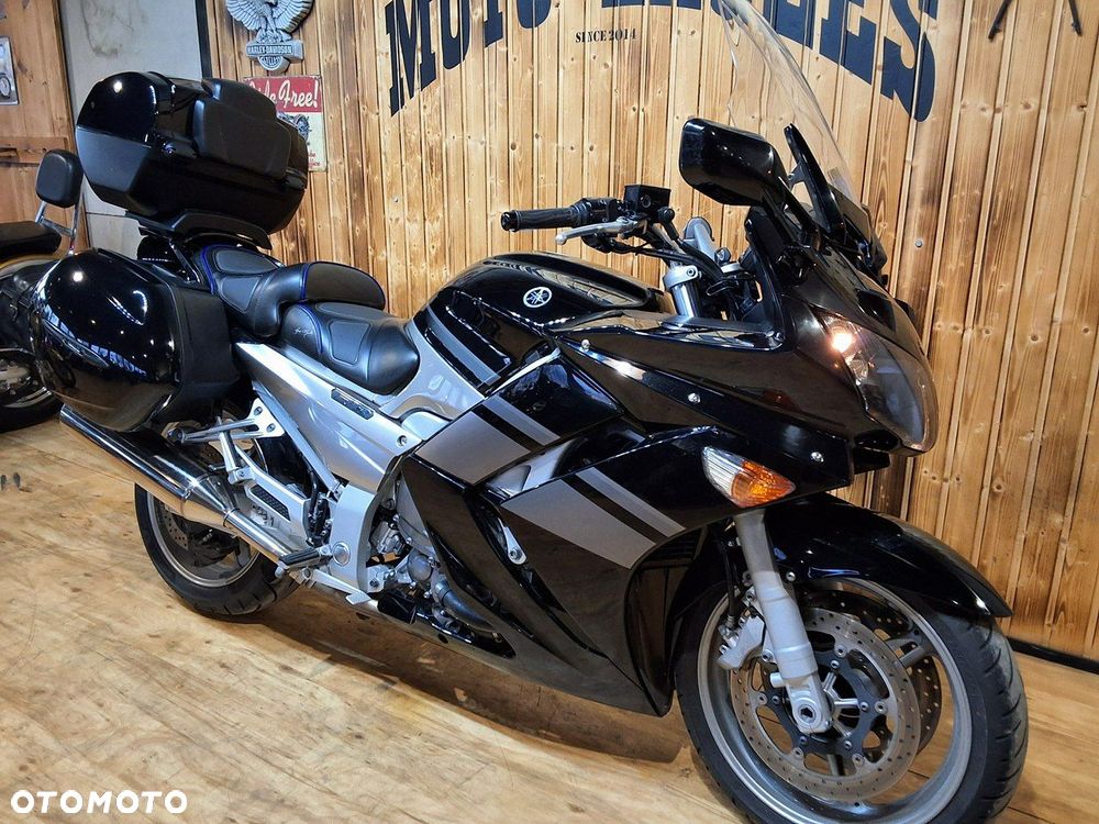 Yamaha FJR - 11