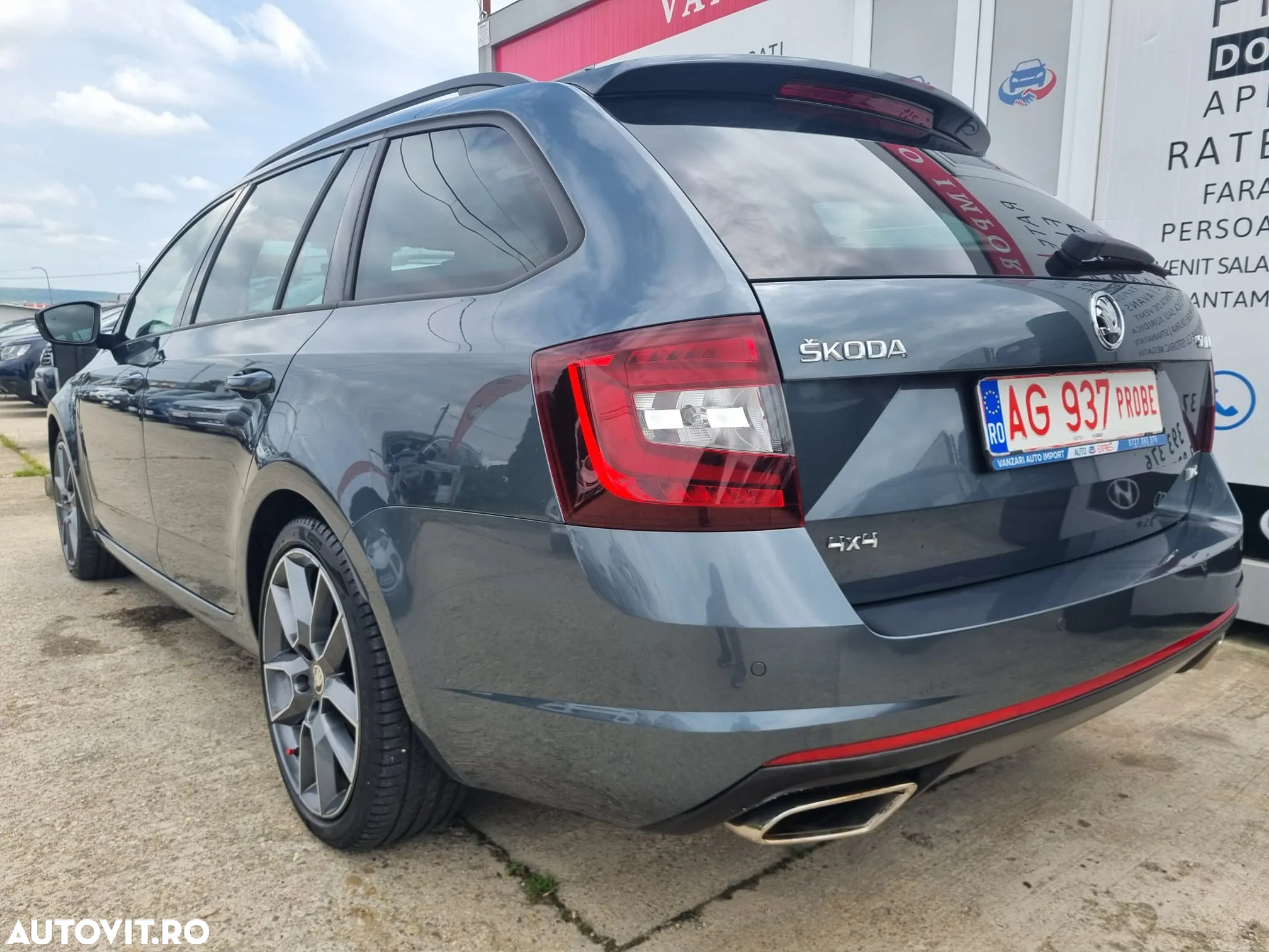 Skoda Octavia Combi 2.0 TDI 4x4 DSG RS - 8