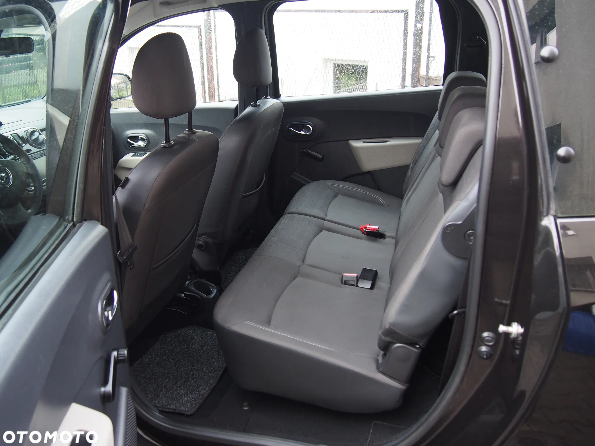 Dacia Lodgy TCe 115 Celebration - 10