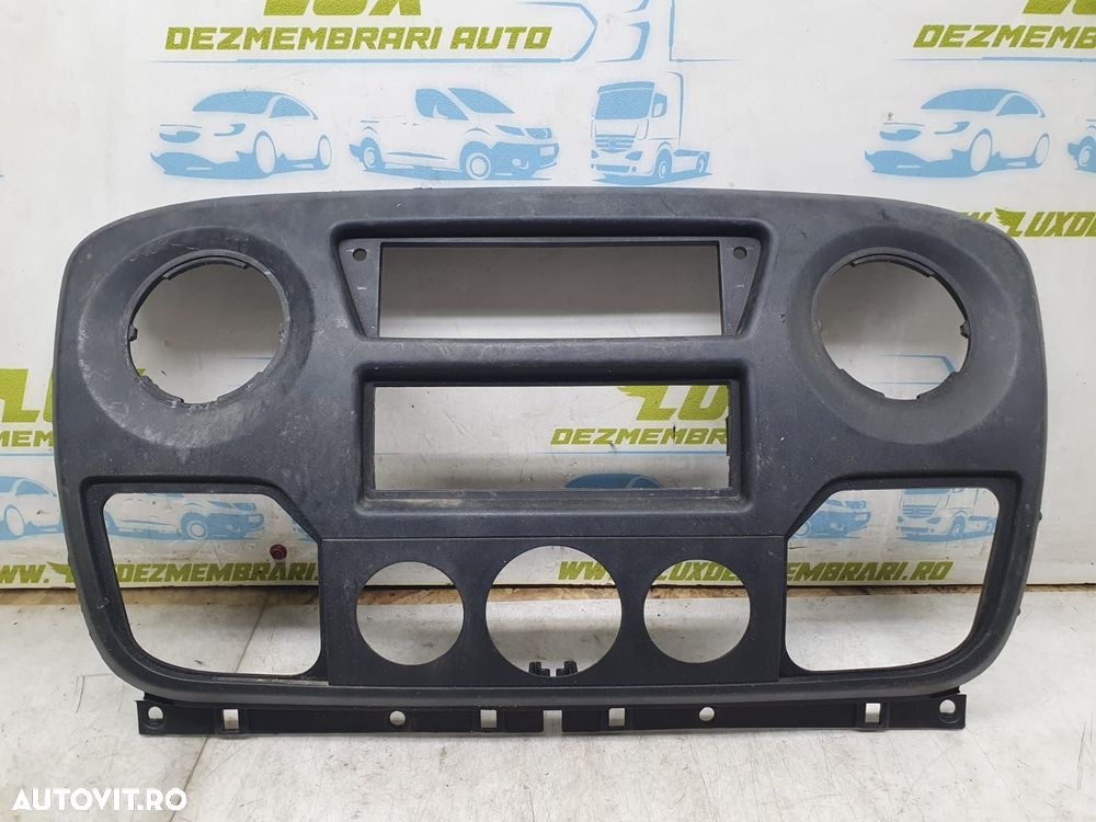 Grila centrala bord 682600025r Opel Movano B [2010 - 2014] - 1