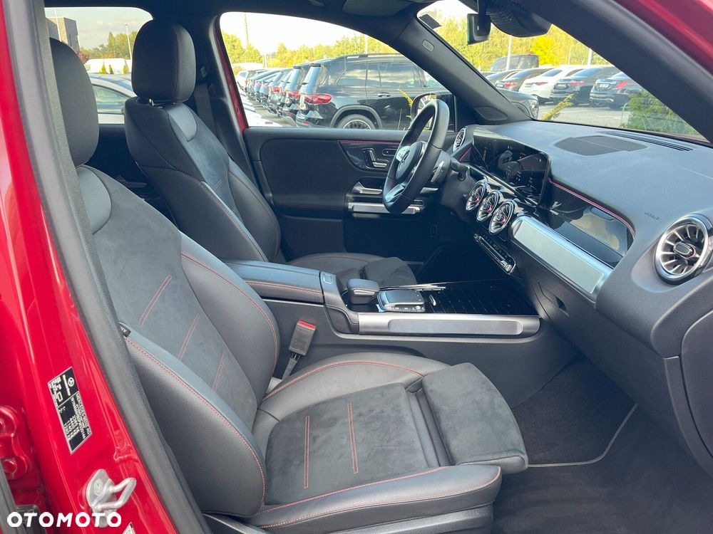Mercedes-Benz GLB - 24
