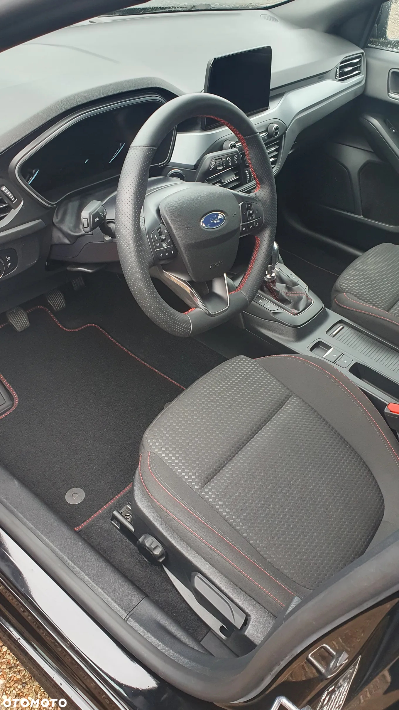 Ford Focus Turnier 1.0 EcoBoost Start-Stopp-System ST-LINE STYLE - 11