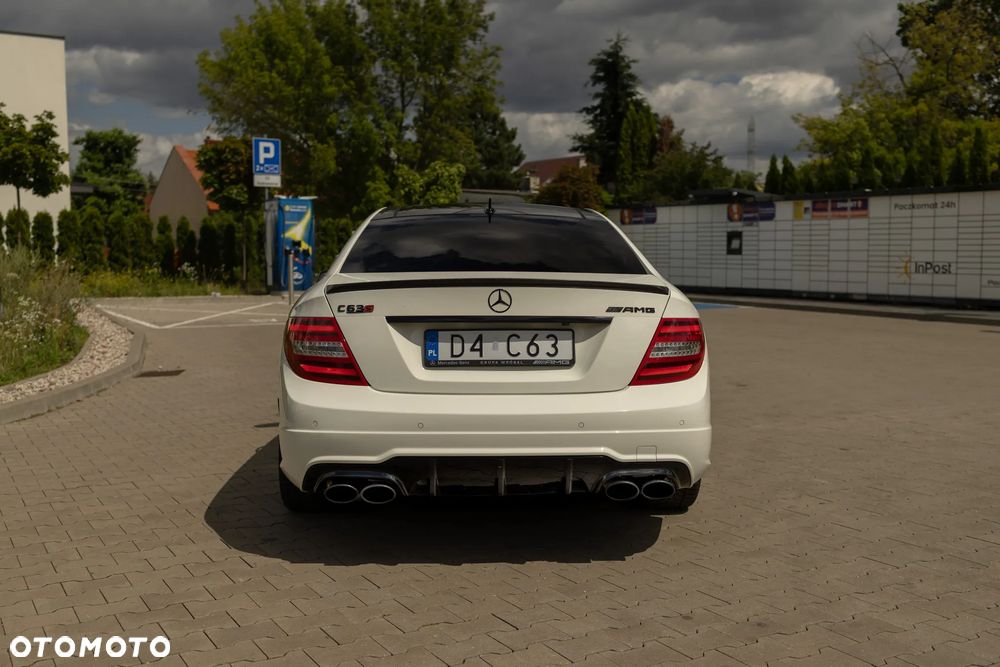 Mercedes-Benz Klasa C 63 AMG AMG SPEEDSHIFT MCT AMG Performance Package - 8