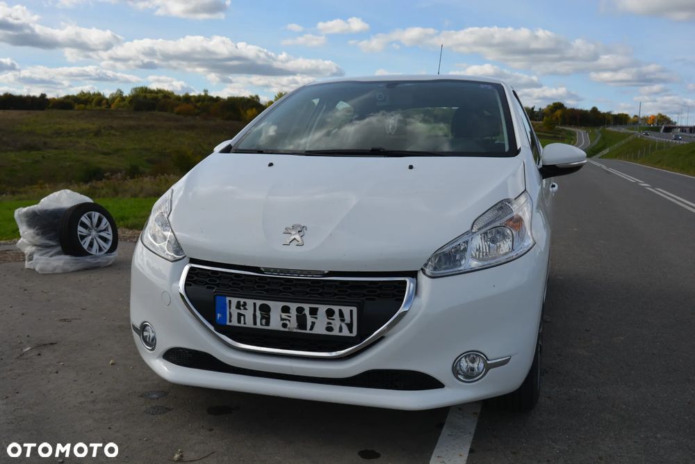 Peugeot 208 - 4