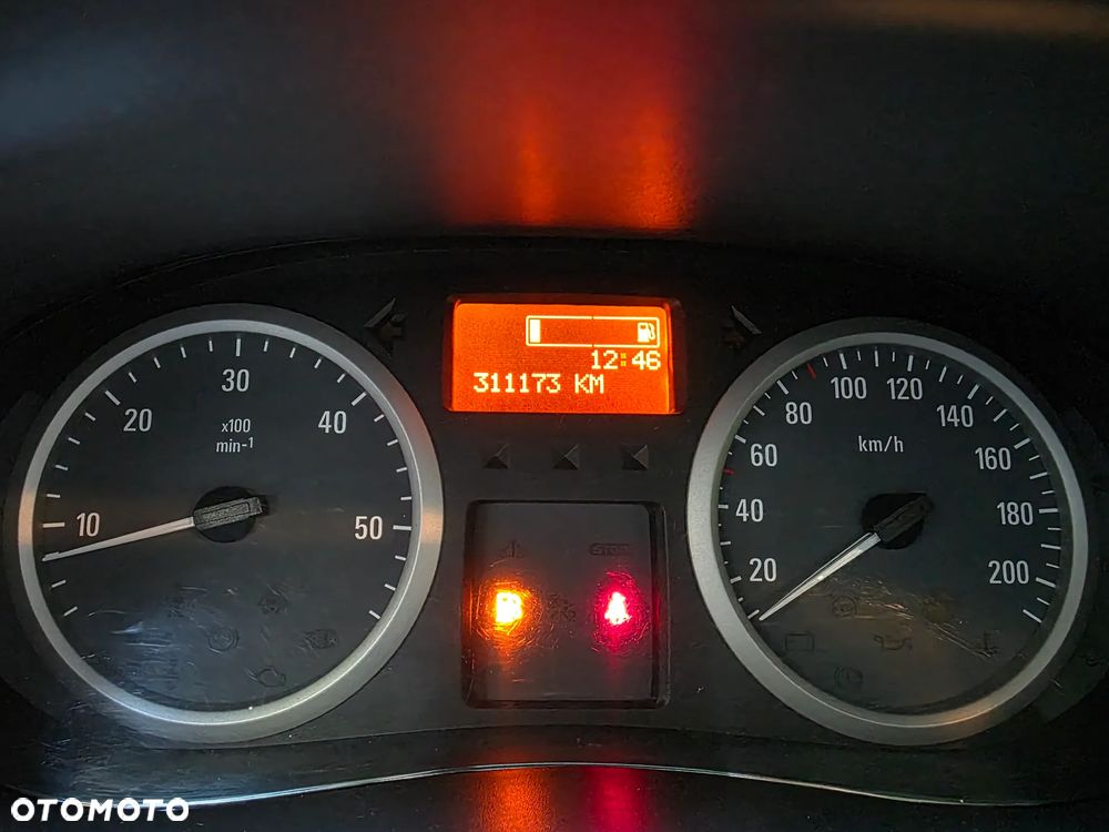 Opel Vivaro L2H1 2.9t - 15
