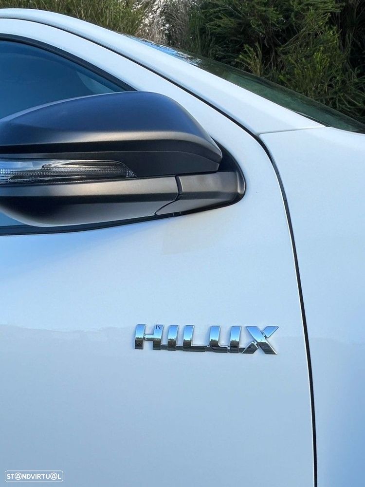 Toyota Hilux 2.4 D-4D 4WD CD CH Aut. - 9