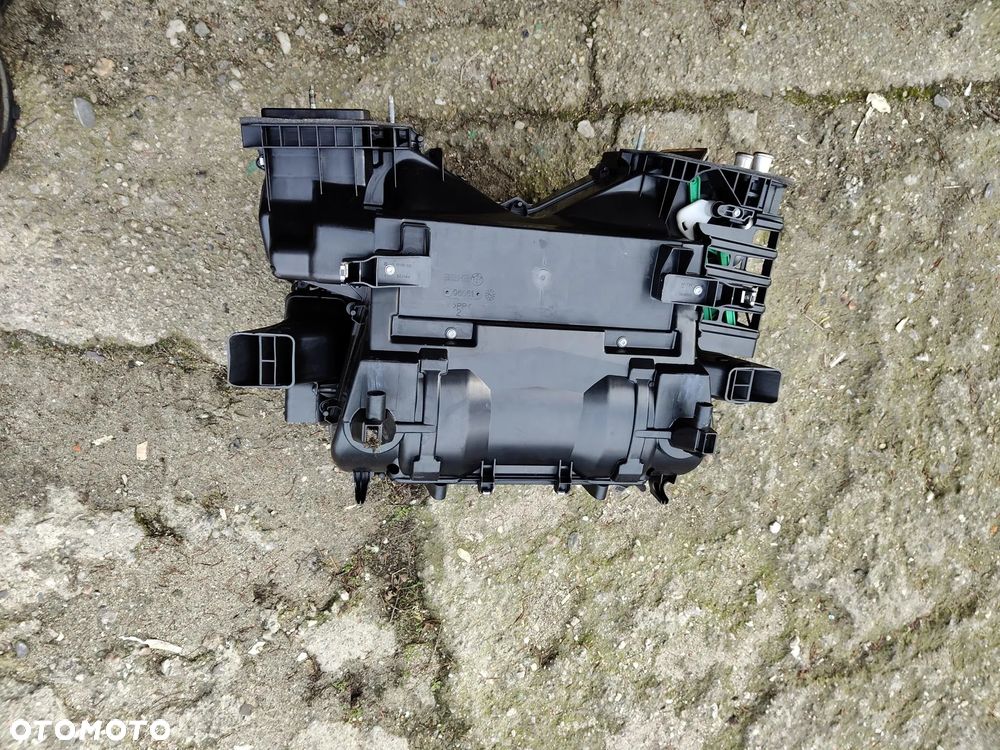 BMW 5 E60 e61 Nagrzewnica Europa CLIMATRONIC - 8